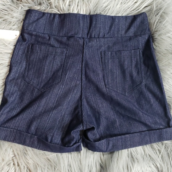 Blue Jean style shorts - Picture 6 of 6